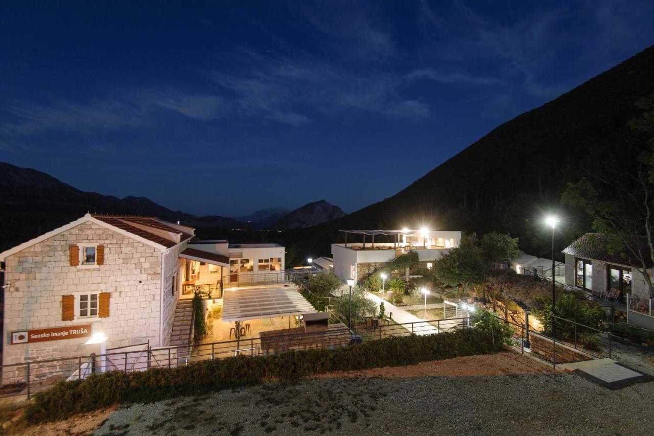 Village Property Trusa Tugare Exterior foto