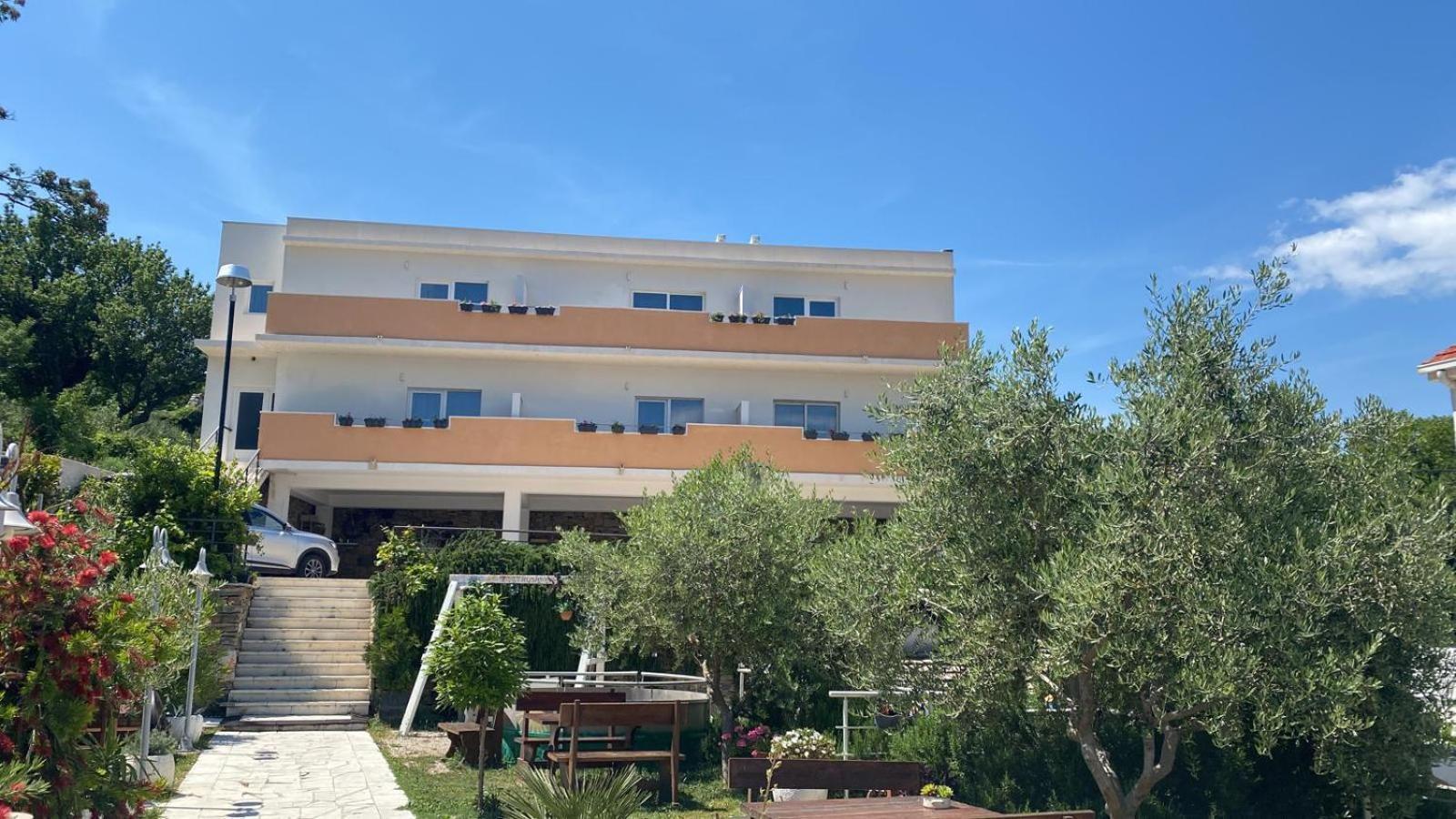 Village Property Trusa Tugare Exterior foto